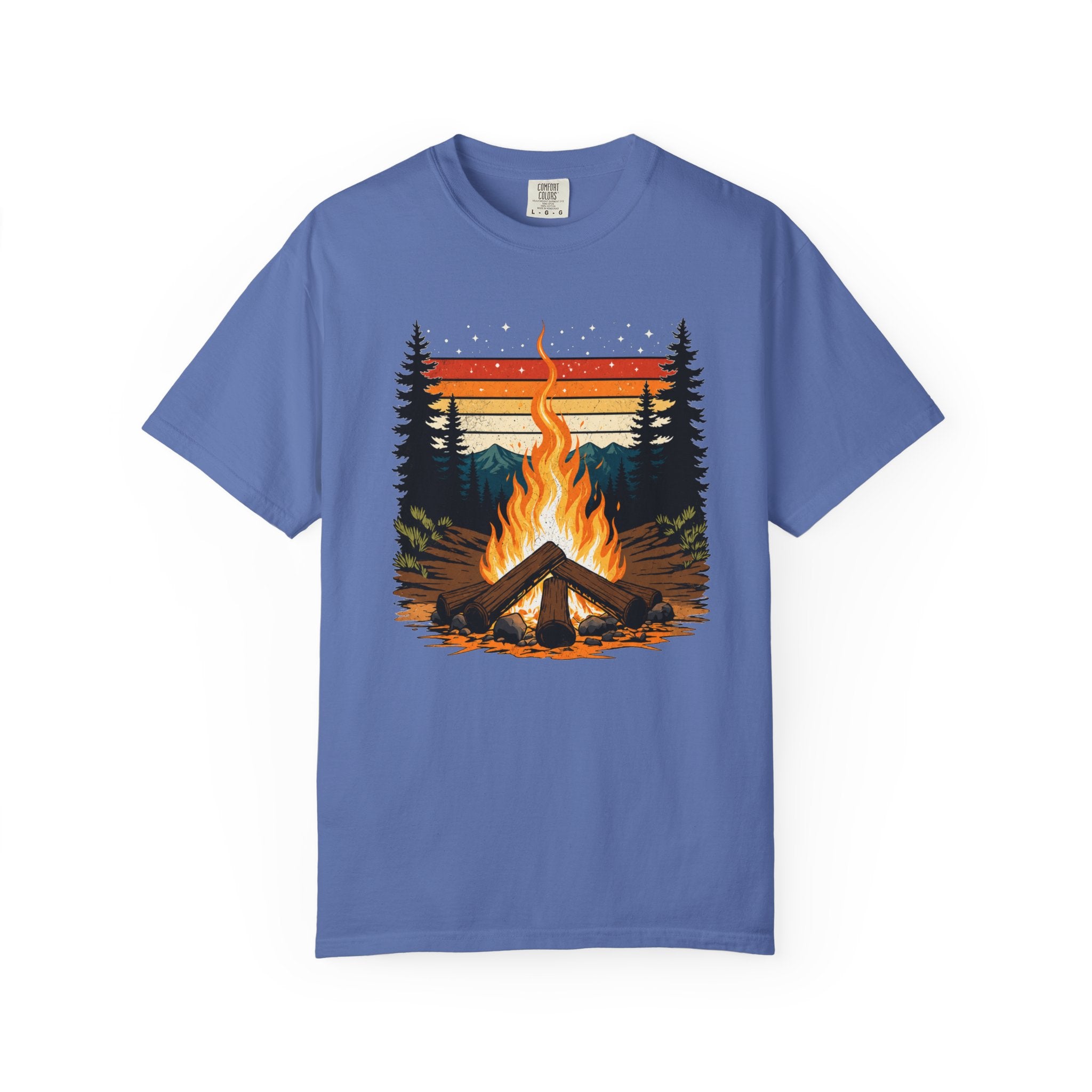 Campfire Retro Sky – Vintage Mountain Sunset Comfort Colors Tee