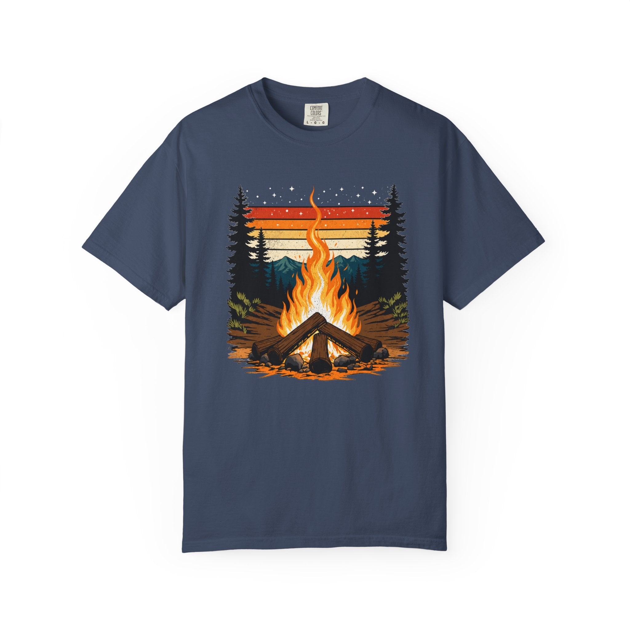Campfire Retro Sky – Vintage Mountain Sunset Comfort Colors Tee