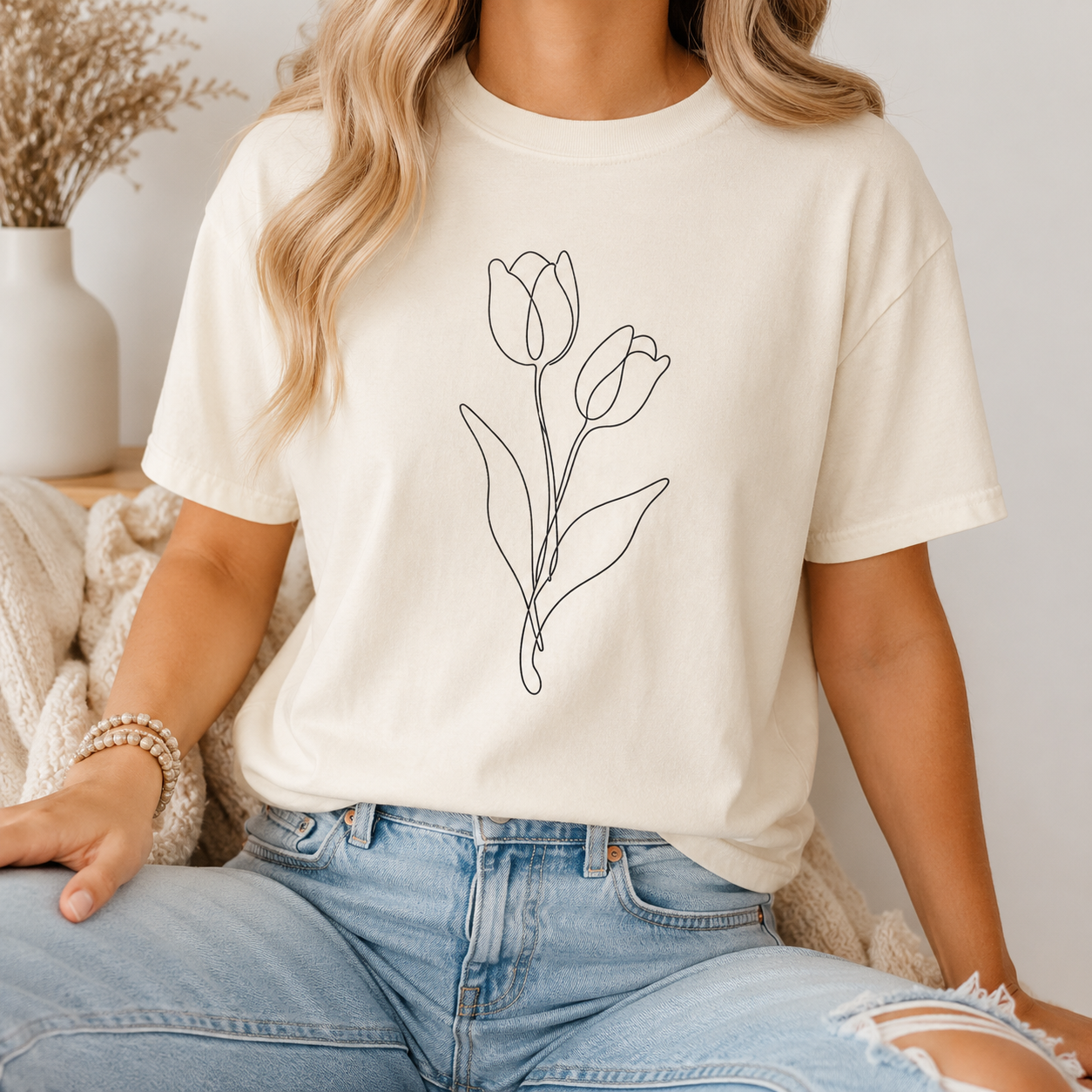 Tulip Line Art v2 Tee