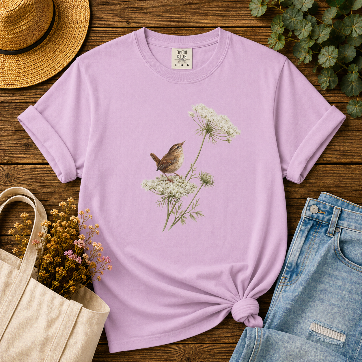 Wren on Queen Anne's Lace Tee